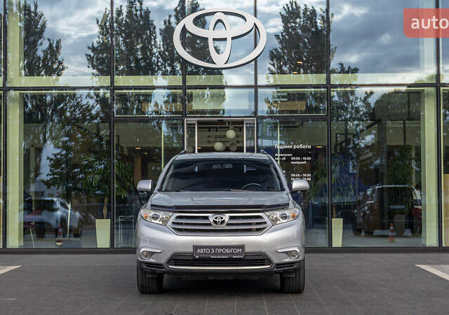Серый Тойота Хайлендер, объемом двигателя 3.46 л и пробегом 206 тыс. км за 18080 $, фото 4 на Automoto.ua