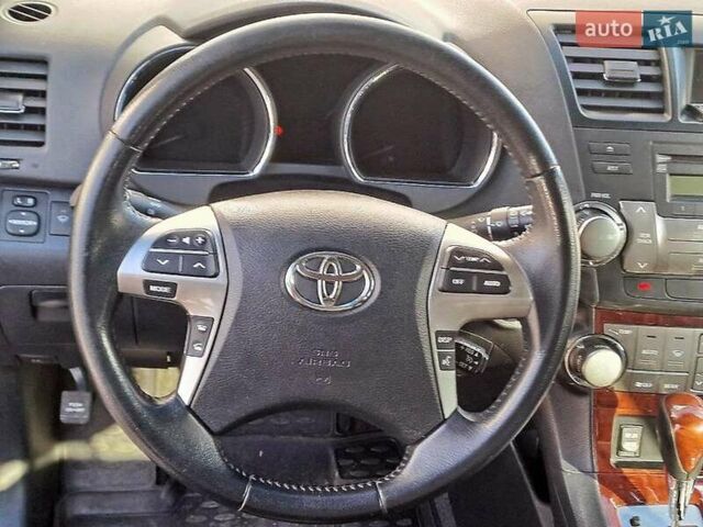 Сірий Тойота Хайлендер, об'ємом двигуна 3.5 л та пробігом 180 тис. км за 18090 $, фото 10 на Automoto.ua