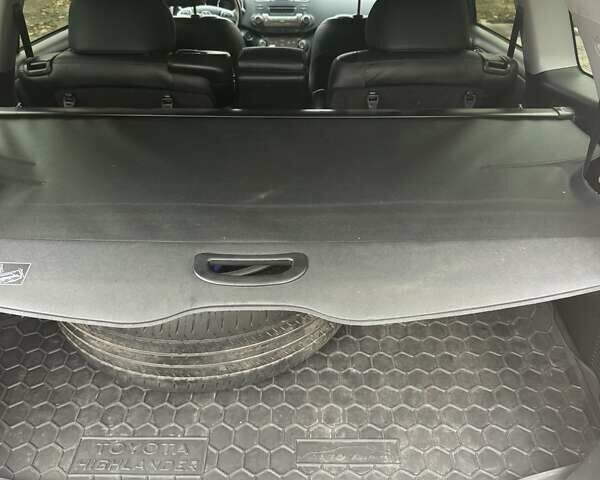 Серый Тойота Хайлендер, объемом двигателя 3.46 л и пробегом 180 тыс. км за 17600 $, фото 27 на Automoto.ua