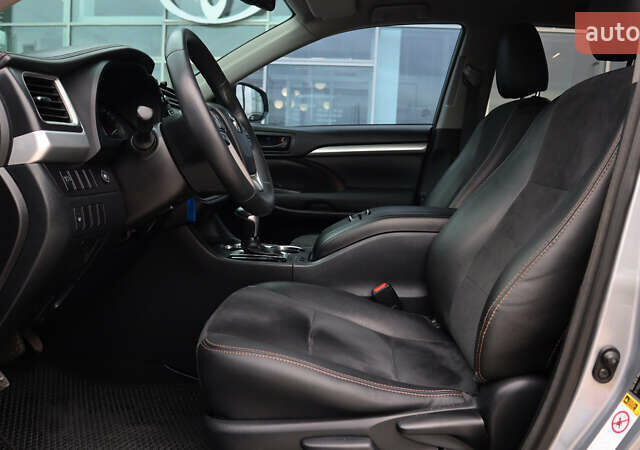 Серый Тойота Хайлендер, объемом двигателя 2.67 л и пробегом 195 тыс. км за 22900 $, фото 11 на Automoto.ua