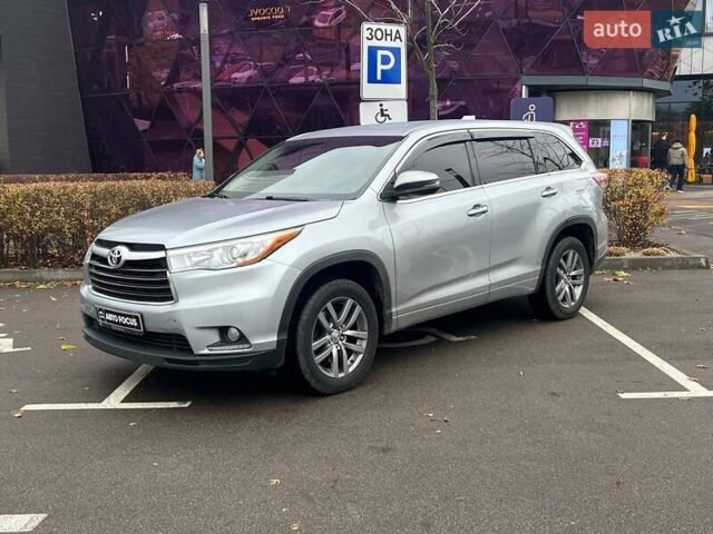 Серый Тойота Хайлендер, объемом двигателя 2.67 л и пробегом 169 тыс. км за 16690 $, фото 3 на Automoto.ua