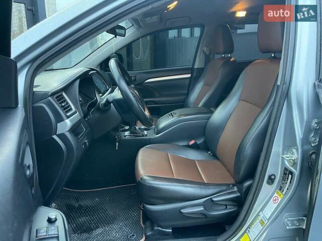 Серый Тойота Хайлендер, объемом двигателя 2.67 л и пробегом 160 тыс. км за 15990 $, фото 8 на Automoto.ua