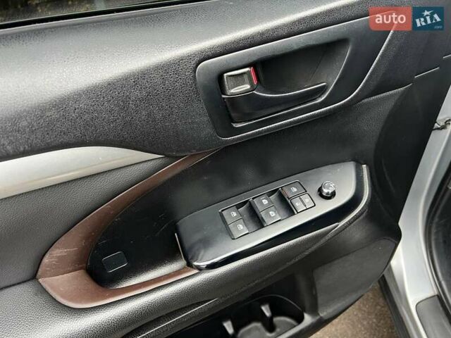 Серый Тойота Хайлендер, объемом двигателя 2.67 л и пробегом 169 тыс. км за 16690 $, фото 11 на Automoto.ua