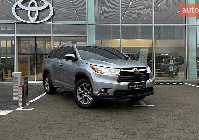 Серый Тойота Хайлендер, объемом двигателя 2.67 л и пробегом 195 тыс. км за 22200 $, фото 18 на Automoto.ua