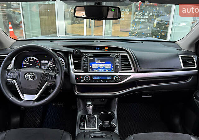 Серый Тойота Хайлендер, объемом двигателя 2.67 л и пробегом 195 тыс. км за 22200 $, фото 7 на Automoto.ua