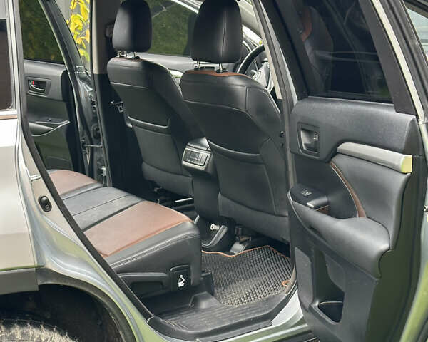 Сірий Тойота Хайлендер, об'ємом двигуна 2.67 л та пробігом 159 тис. км за 21500 $, фото 2 на Automoto.ua