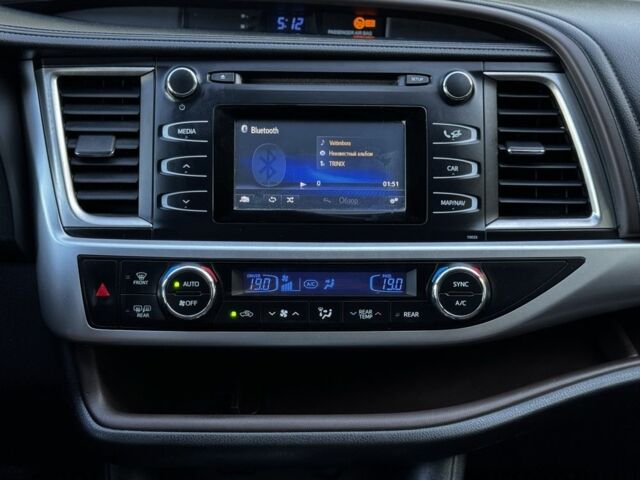 Серый Тойота Хайлендер, объемом двигателя 2.7 л и пробегом 300 тыс. км за 15500 $, фото 15 на Automoto.ua