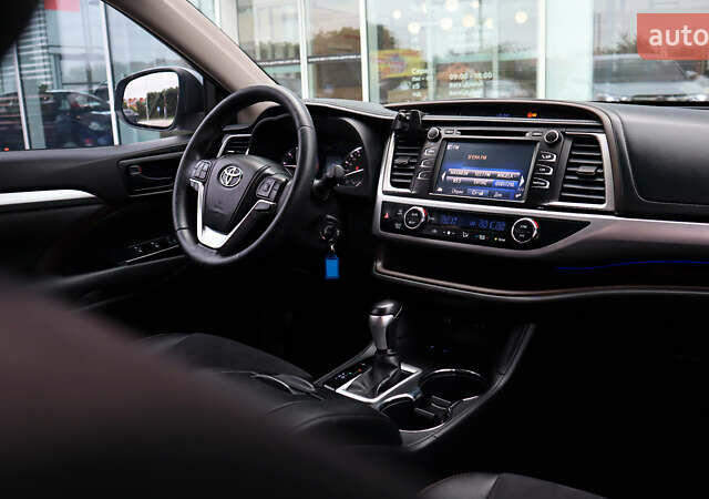 Серый Тойота Хайлендер, объемом двигателя 2.67 л и пробегом 195 тыс. км за 22900 $, фото 20 на Automoto.ua