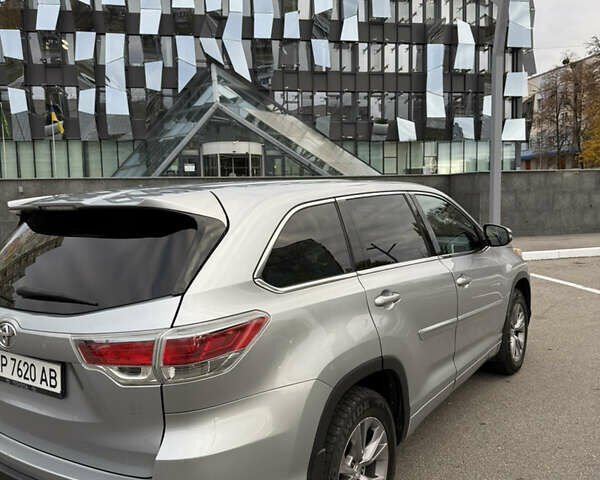 Сірий Тойота Хайлендер, об'ємом двигуна 2.67 л та пробігом 300 тис. км за 18500 $, фото 14 на Automoto.ua