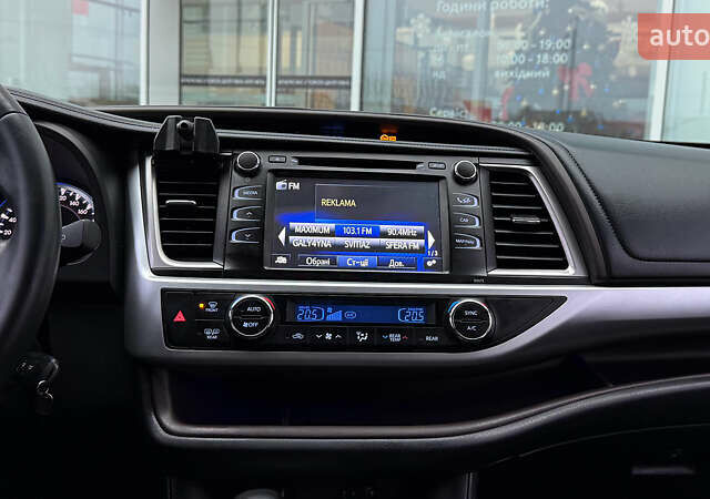 Серый Тойота Хайлендер, объемом двигателя 2.67 л и пробегом 195 тыс. км за 22200 $, фото 14 на Automoto.ua