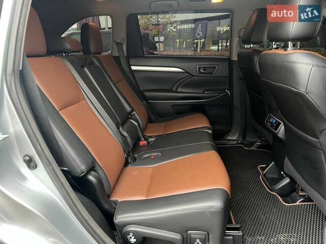 Серый Тойота Хайлендер, объемом двигателя 2.67 л и пробегом 169 тыс. км за 16690 $, фото 10 на Automoto.ua