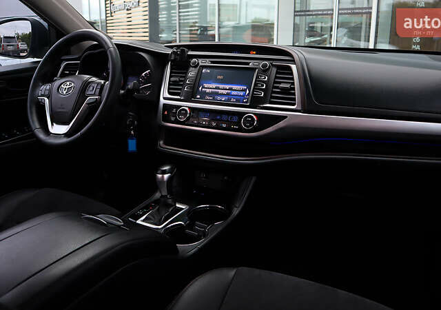 Серый Тойота Хайлендер, объемом двигателя 2.67 л и пробегом 195 тыс. км за 22900 $, фото 19 на Automoto.ua