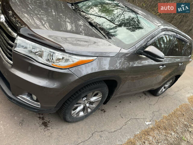 Сірий Тойота Хайлендер, об'ємом двигуна 3.5 л та пробігом 198 тис. км за 20300 $, фото 2 на Automoto.ua