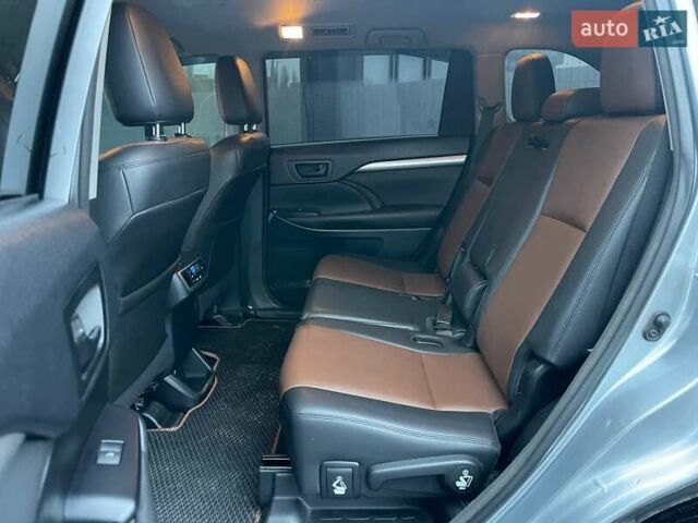 Серый Тойота Хайлендер, объемом двигателя 2.67 л и пробегом 160 тыс. км за 15990 $, фото 9 на Automoto.ua