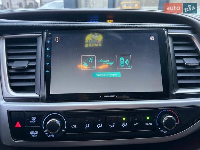 Серый Тойота Хайлендер, объемом двигателя 2.67 л и пробегом 160 тыс. км за 15990 $, фото 24 на Automoto.ua
