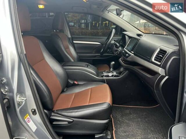 Серый Тойота Хайлендер, объемом двигателя 2.67 л и пробегом 169 тыс. км за 16690 $, фото 9 на Automoto.ua