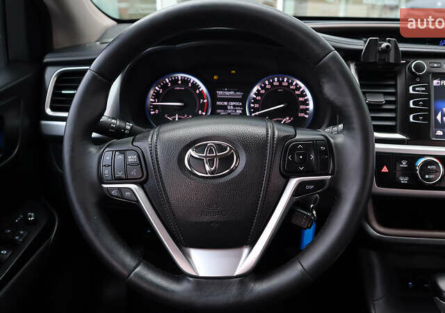 Серый Тойота Хайлендер, объемом двигателя 2.67 л и пробегом 195 тыс. км за 22900 $, фото 12 на Automoto.ua