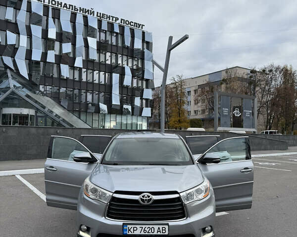 Сірий Тойота Хайлендер, об'ємом двигуна 2.67 л та пробігом 300 тис. км за 18500 $, фото 17 на Automoto.ua