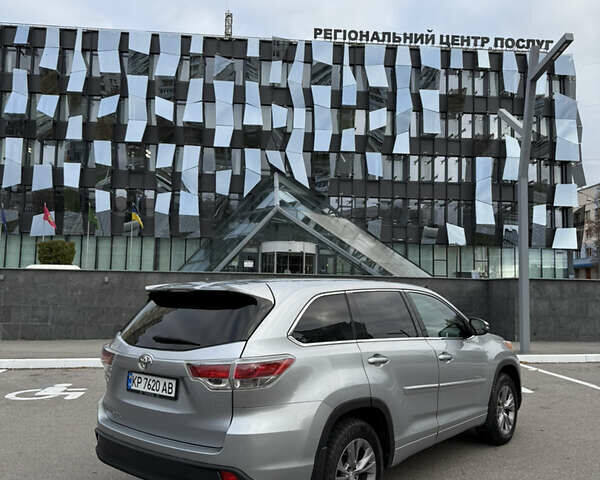 Сірий Тойота Хайлендер, об'ємом двигуна 2.67 л та пробігом 300 тис. км за 18500 $, фото 13 на Automoto.ua