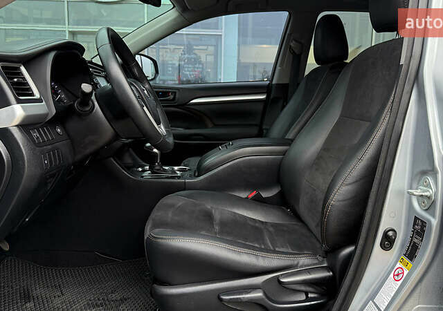 Серый Тойота Хайлендер, объемом двигателя 2.67 л и пробегом 195 тыс. км за 22200 $, фото 11 на Automoto.ua