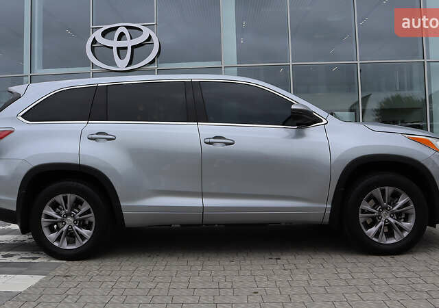 Серый Тойота Хайлендер, объемом двигателя 2.67 л и пробегом 195 тыс. км за 22900 $, фото 16 на Automoto.ua