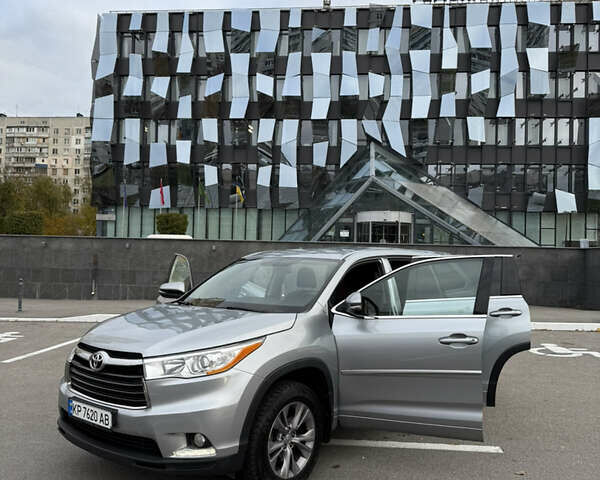 Сірий Тойота Хайлендер, об'ємом двигуна 2.67 л та пробігом 300 тис. км за 18500 $, фото 18 на Automoto.ua