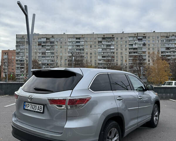 Сірий Тойота Хайлендер, об'ємом двигуна 2.67 л та пробігом 300 тис. км за 18500 $, фото 9 на Automoto.ua