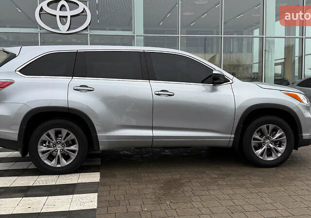 Серый Тойота Хайлендер, объемом двигателя 2.67 л и пробегом 195 тыс. км за 22200 $, фото 16 на Automoto.ua