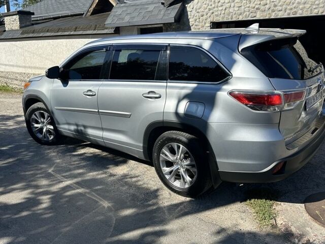 Серый Тойота Хайлендер, объемом двигателя 3.5 л и пробегом 173 тыс. км за 21900 $, фото 3 на Automoto.ua