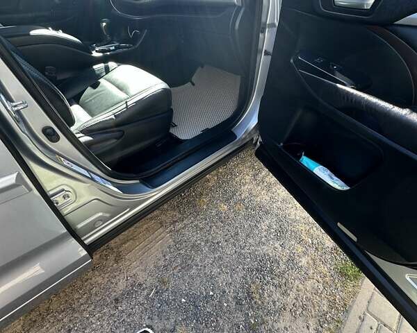 Серый Тойота Хайлендер, объемом двигателя 3.55 л и пробегом 173 тыс. км за 24000 $, фото 12 на Automoto.ua