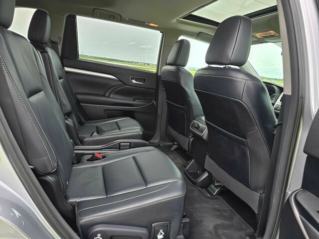 Серый Тойота Хайлендер, объемом двигателя 3.5 л и пробегом 80 тыс. км за 7100 $, фото 11 на Automoto.ua