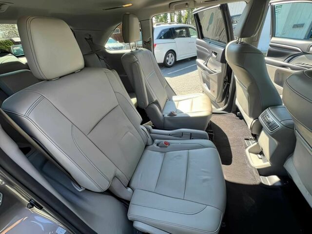 Тойота Хайлендер 2016 в Львове на Automoto.ua Серый Тойота Хайлендер, объемом двигателя 3.5 л и пробегом 80 тыс. км за 11000 $, фото 12 на Automoto.ua