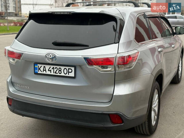 Сірий Тойота Хайлендер, об'ємом двигуна 2.67 л та пробігом 157 тис. км за 25700 $, фото 32 на Automoto.ua