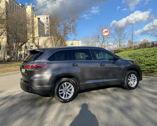 Тойота Хайлендер 2016 в Харькове на Automoto.ua Серый Тойота Хайлендер, объемом двигателя 2.67 л и пробегом 123 тыс. км за 18800 $, фото 9 на Automoto.ua