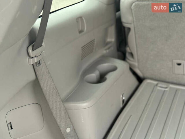 Сірий Тойота Хайлендер, об'ємом двигуна 2.67 л та пробігом 157 тис. км за 25700 $, фото 28 на Automoto.ua