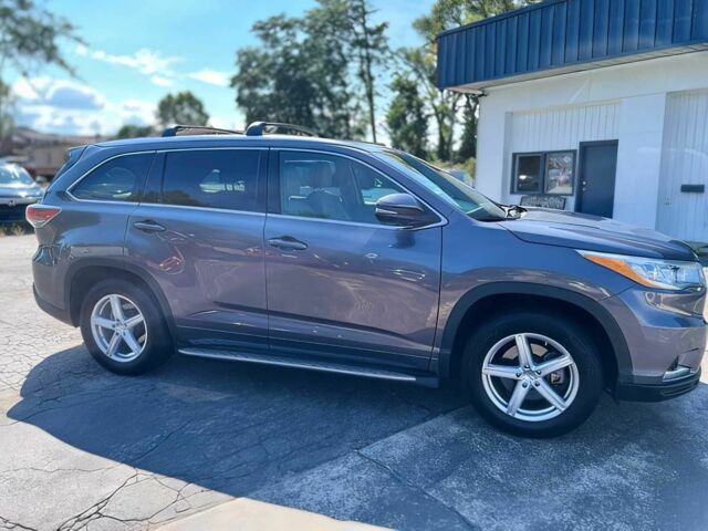 Тойота Хайлендер 2016 в Львове на Automoto.ua Серый Тойота Хайлендер, объемом двигателя 3.5 л и пробегом 80 тыс. км за 11000 $, фото 7 на Automoto.ua