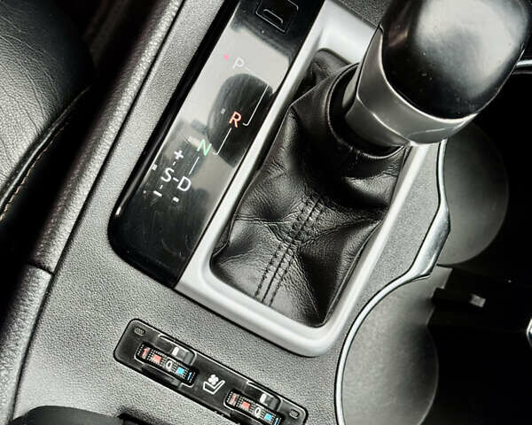 Тойота Хайлендер 2016 в Киеве на Automoto.ua Серый Тойота Хайлендер, объемом двигателя 3.46 л и пробегом 181 тыс. км за 28000 $, фото 31 на Automoto.ua