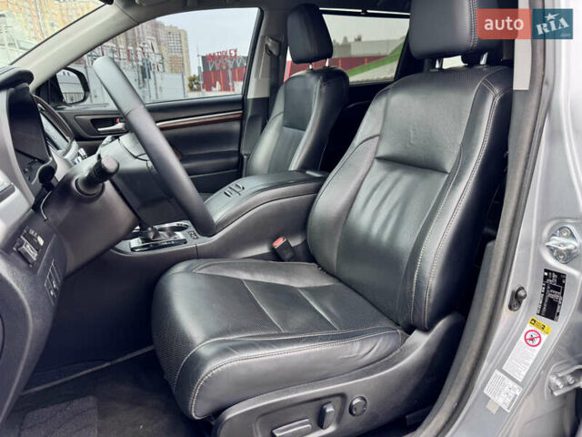 Тойота Хайлендер 2016 в Киеве на Automoto.ua Серый Тойота Хайлендер, объемом двигателя 3.46 л и пробегом 181 тыс. км за 28000 $, фото 23 на Automoto.ua