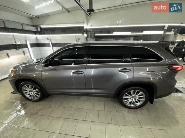 Серый Тойота Хайлендер, объемом двигателя 3.46 л и пробегом 237 тыс. км за 22500 $, фото 7 на Automoto.ua