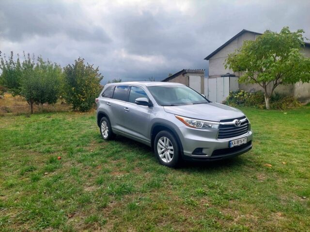 Тойота Хайлендер 2016 в Киеве на Automoto.ua Серый Тойота Хайлендер, объемом двигателя 3.5 л и пробегом 150 тыс. км за 20500 $, фото 2 на Automoto.ua