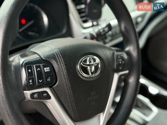 Сірий Тойота Хайлендер, об'ємом двигуна 2.67 л та пробігом 157 тис. км за 25700 $, фото 10 на Automoto.ua