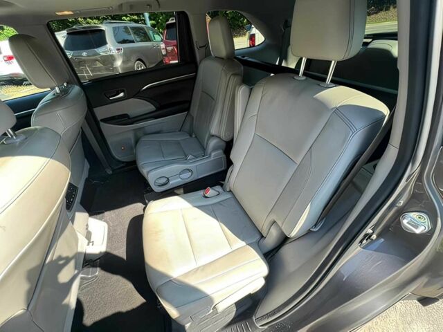 Тойота Хайлендер 2016 в Львове на Automoto.ua Серый Тойота Хайлендер, объемом двигателя 3.5 л и пробегом 80 тыс. км за 11000 $, фото 11 на Automoto.ua