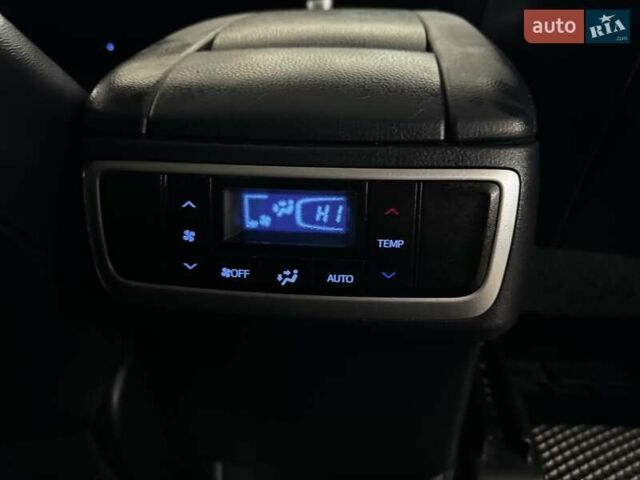 Серый Тойота Хайлендер, объемом двигателя 3.46 л и пробегом 237 тыс. км за 22500 $, фото 16 на Automoto.ua