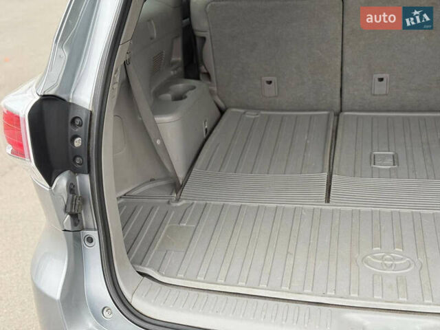 Сірий Тойота Хайлендер, об'ємом двигуна 2.67 л та пробігом 157 тис. км за 25700 $, фото 30 на Automoto.ua