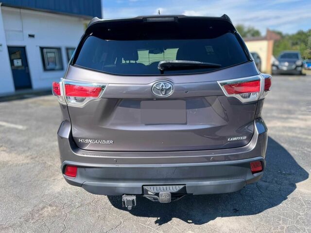 Тойота Хайлендер 2016 в Львове на Automoto.ua Серый Тойота Хайлендер, объемом двигателя 3.5 л и пробегом 80 тыс. км за 11000 $, фото 5 на Automoto.ua