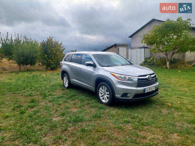 Тойота Хайлендер 2016 в Киеве на Automoto.ua Серый Тойота Хайлендер, объемом двигателя 3.46 л и пробегом 150 тыс. км за 20500 $, фото 2 на Automoto.ua
