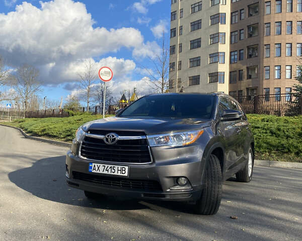 Тойота Хайлендер 2016 в Харькове на Automoto.ua Серый Тойота Хайлендер, объемом двигателя 2.67 л и пробегом 123 тыс. км за 18800 $, фото 7 на Automoto.ua