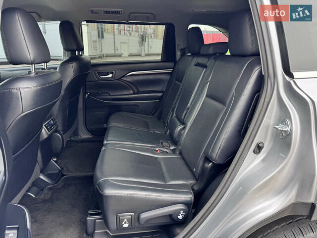 Тойота Хайлендер 2016 в Киеве на Automoto.ua Серый Тойота Хайлендер, объемом двигателя 3.46 л и пробегом 181 тыс. км за 28000 $, фото 45 на Automoto.ua