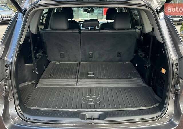 Серый Тойота Хайлендер, объемом двигателя 2.67 л и пробегом 253 тыс. км за 21900 $, фото 9 на Automoto.ua