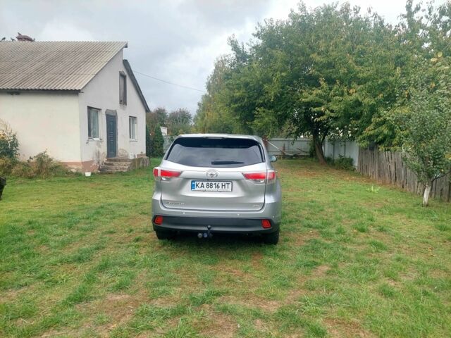 Тойота Хайлендер 2016 в Киеве на Automoto.ua Серый Тойота Хайлендер, объемом двигателя 3.5 л и пробегом 150 тыс. км за 20500 $, фото 4 на Automoto.ua